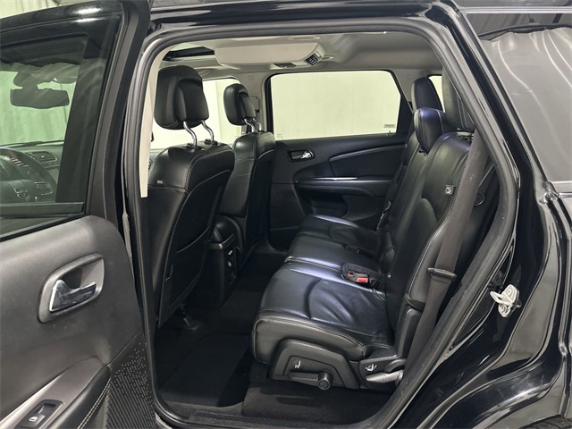 Vehicle image 26 of 36