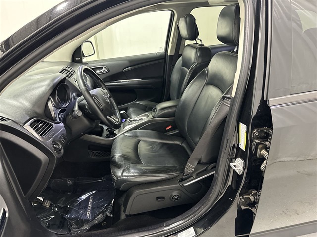 Vehicle image 22 of 36