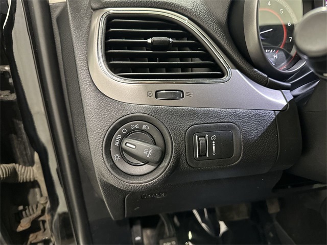 Vehicle image 20 of 36