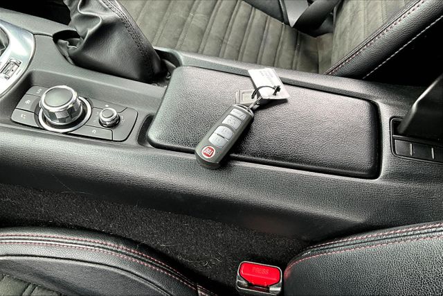 Vehicle image 11 of 27