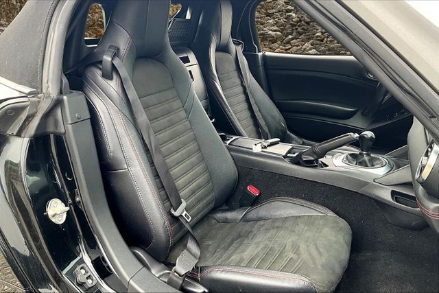Vehicle image 8 of 27