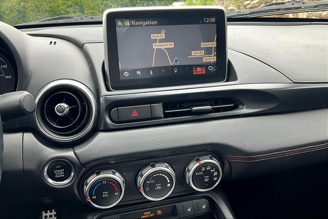 Vehicle image 25 of 27