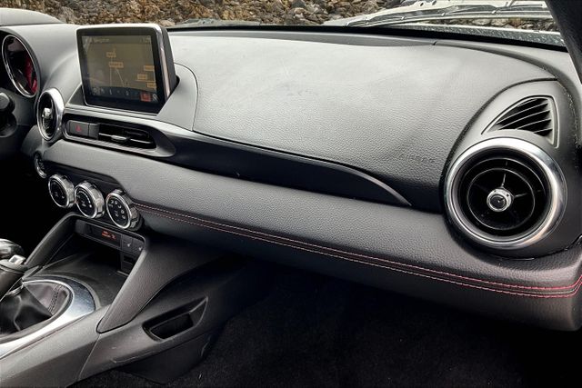 Vehicle image 14 of 27