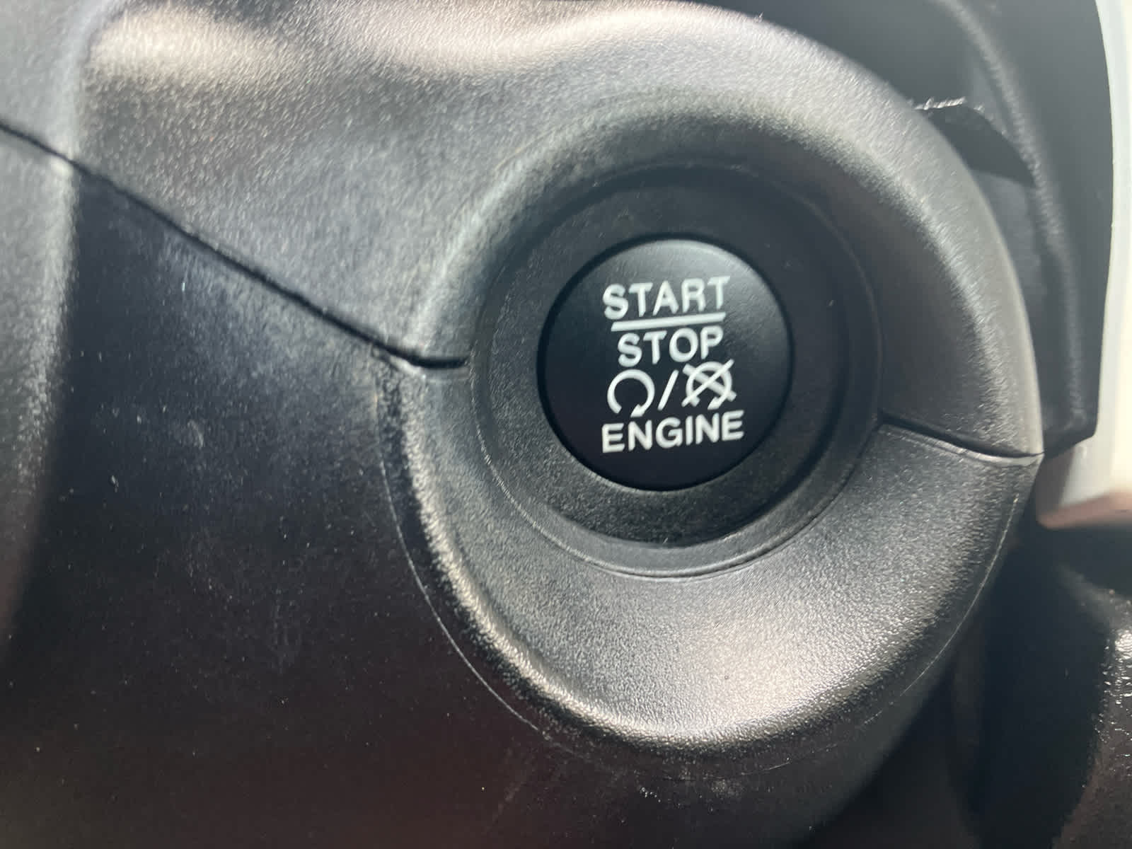 Vehicle image 23 of 34