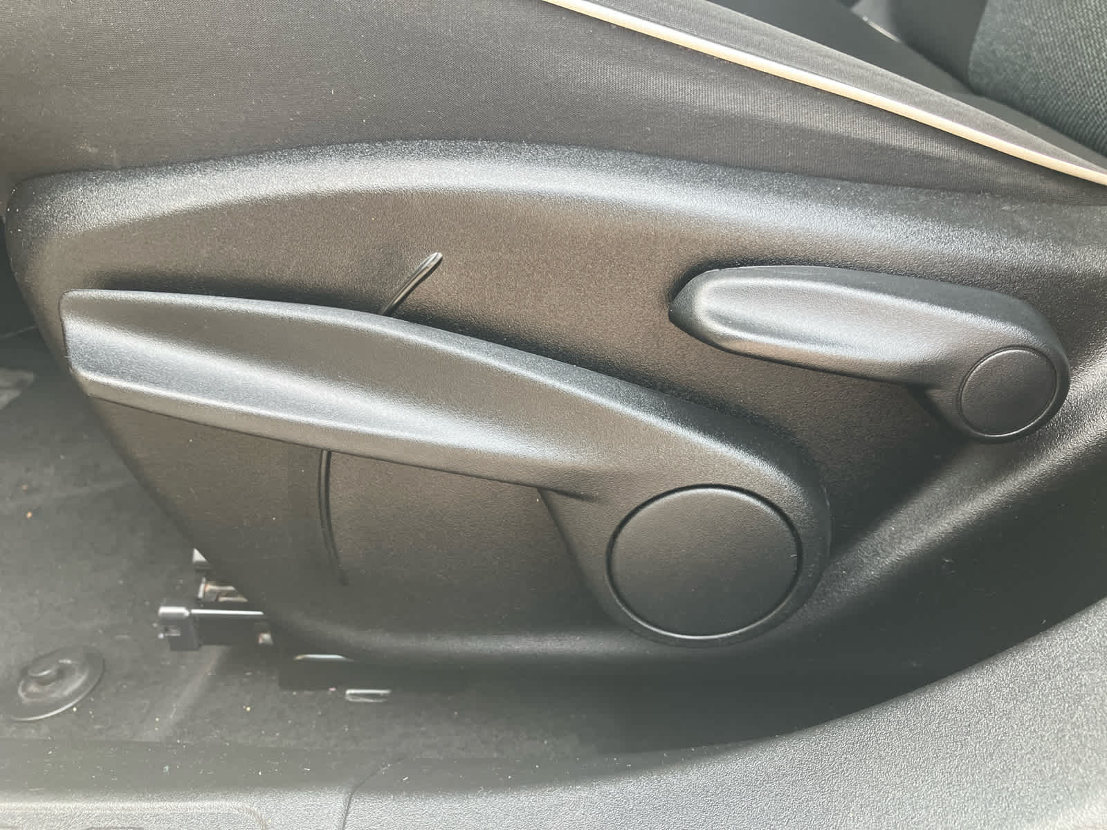 Vehicle image 12 of 34