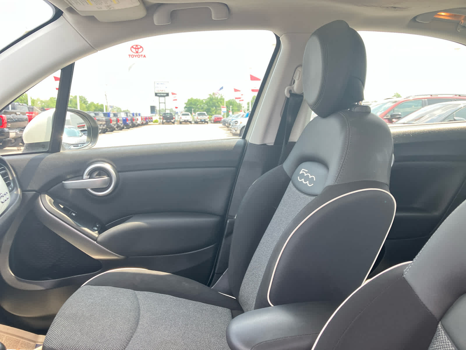 Vehicle image 10 of 34