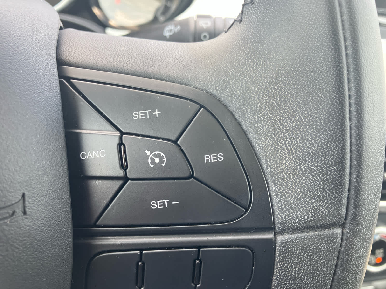 Vehicle image 18 of 34