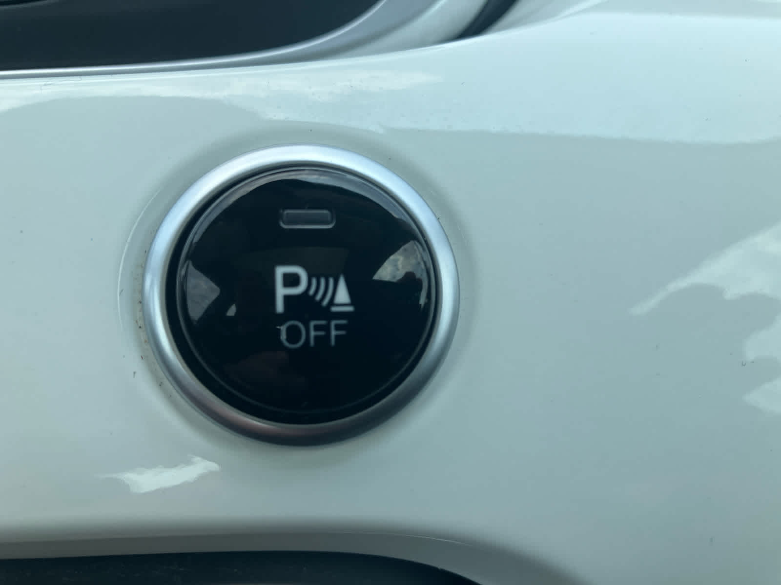 Vehicle image 25 of 34