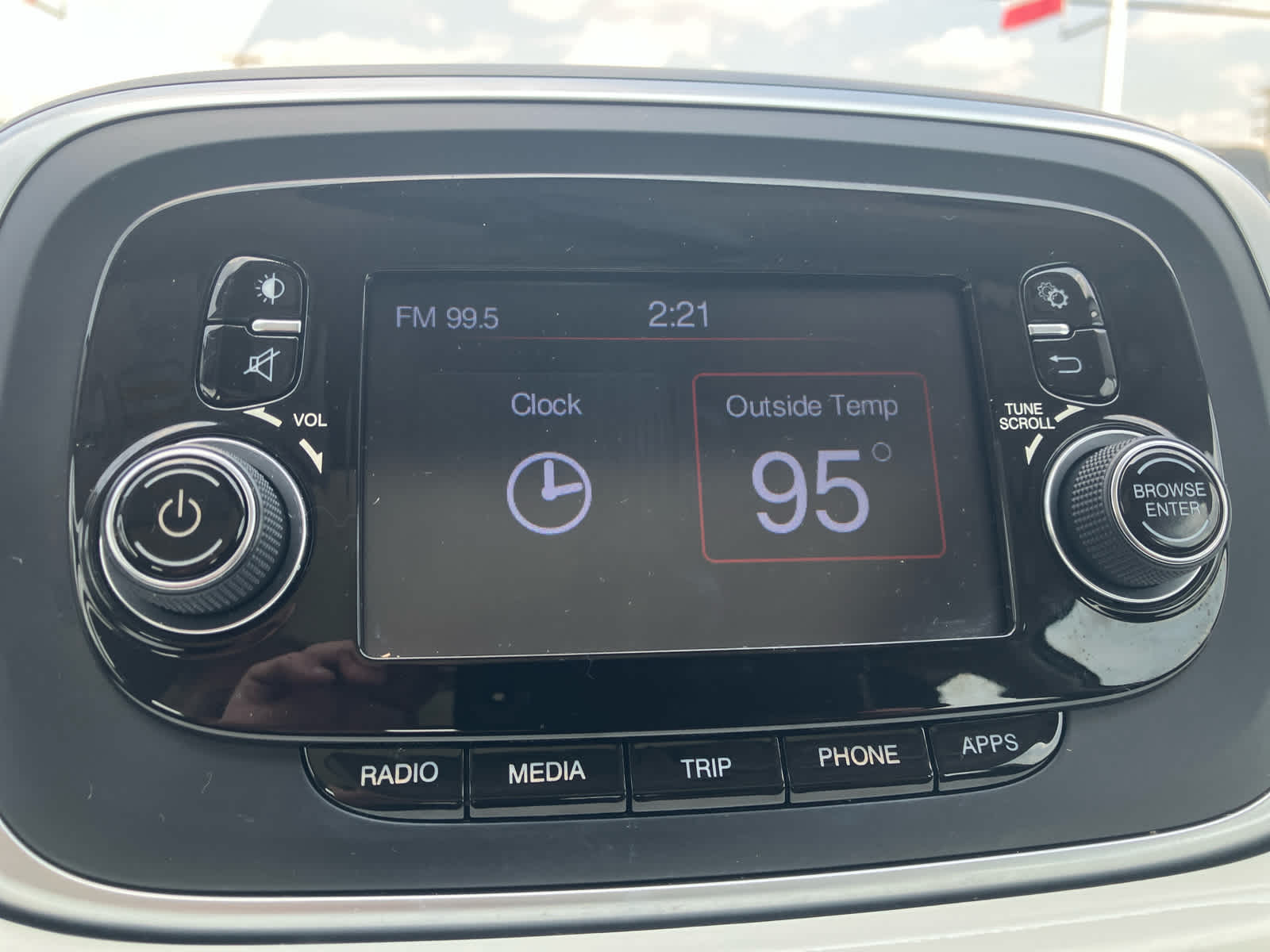 Vehicle image 22 of 34