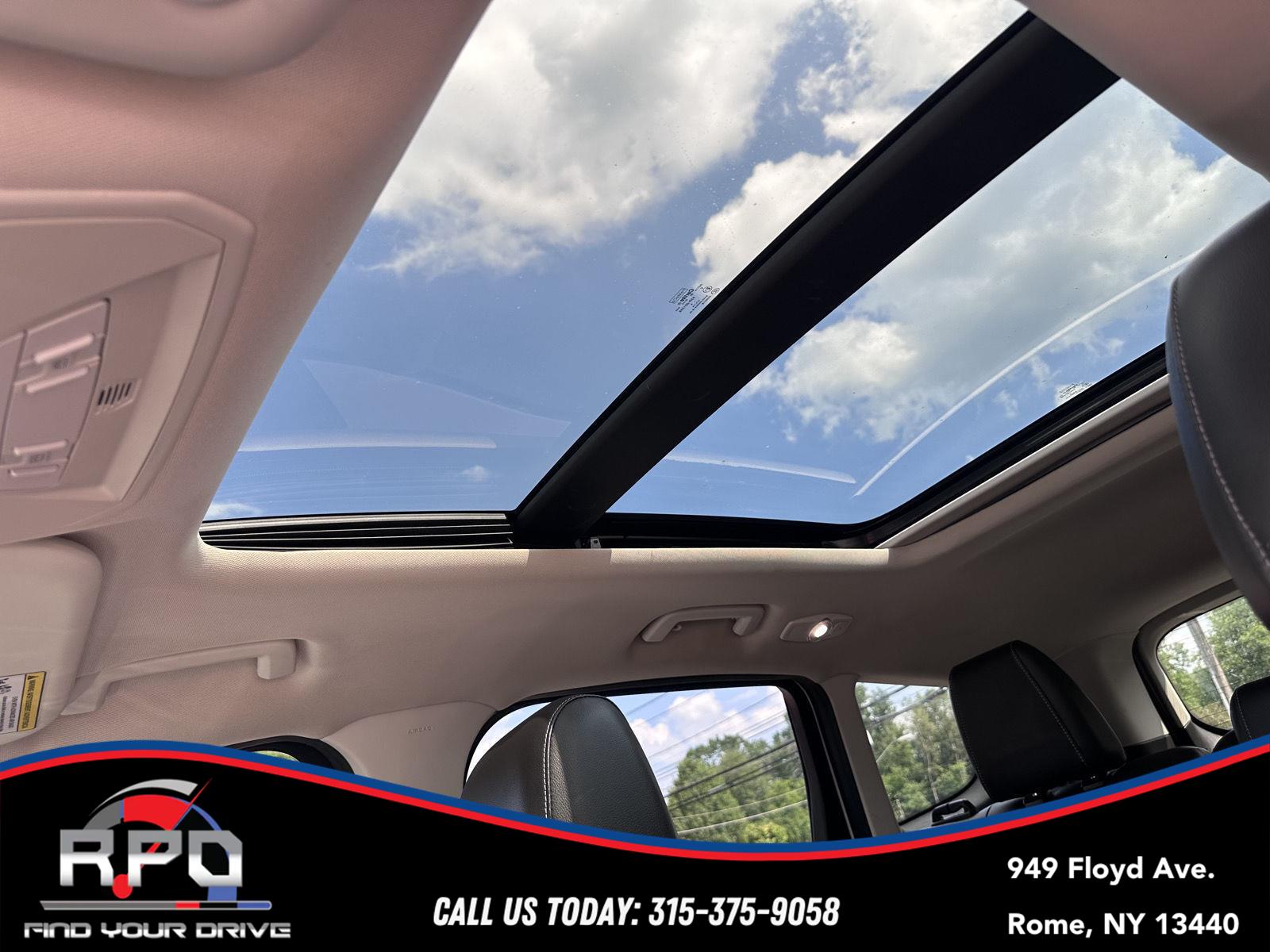 Vehicle image 17 of 29