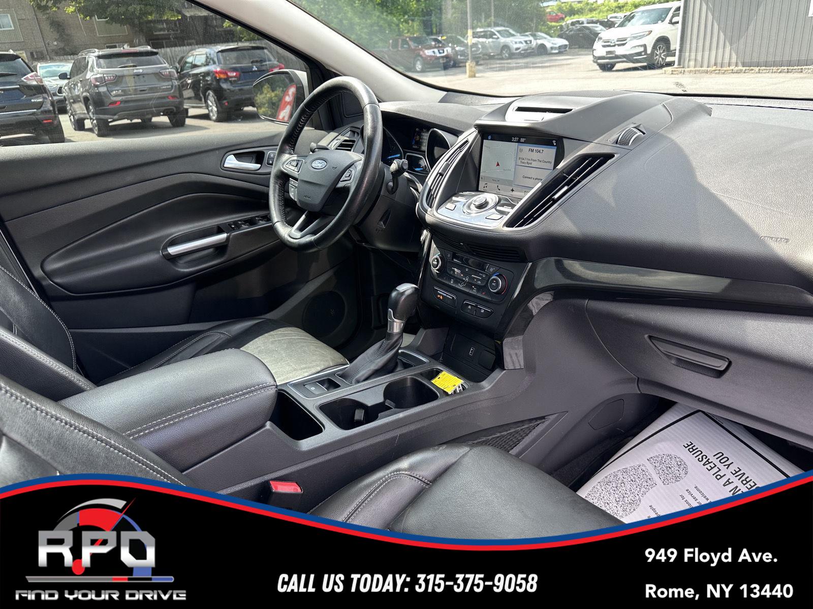 Vehicle image 21 of 29