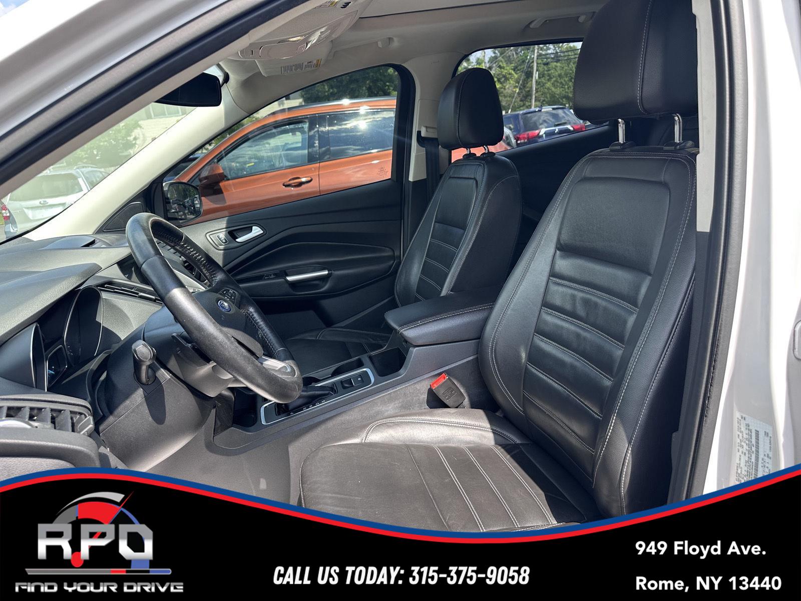 Vehicle image 25 of 29