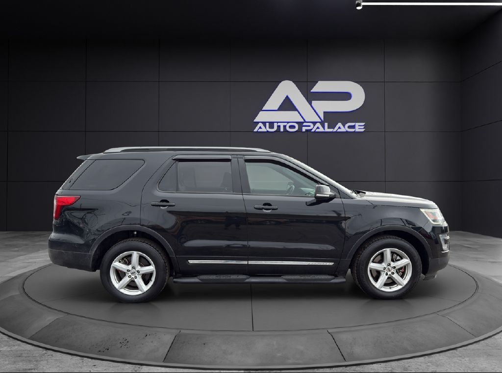 Vehicle image 4 of 21