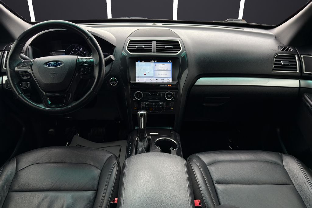 Vehicle image 13 of 21