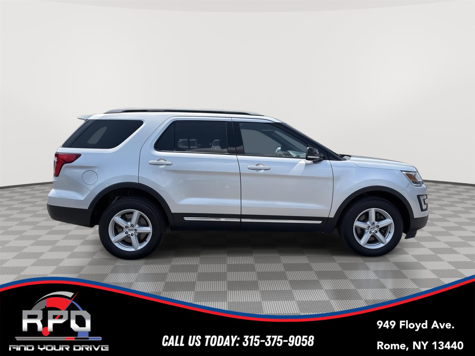 Vehicle image 4 of 21