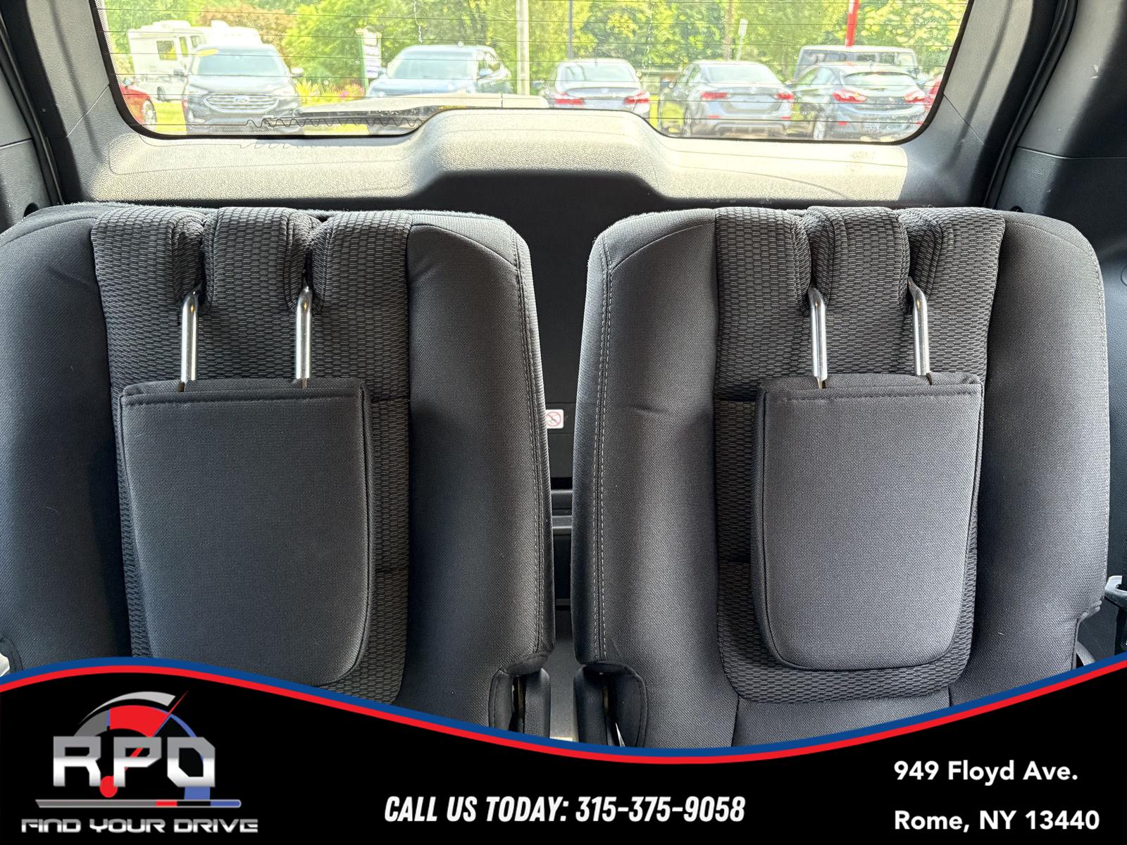 Vehicle image 17 of 21