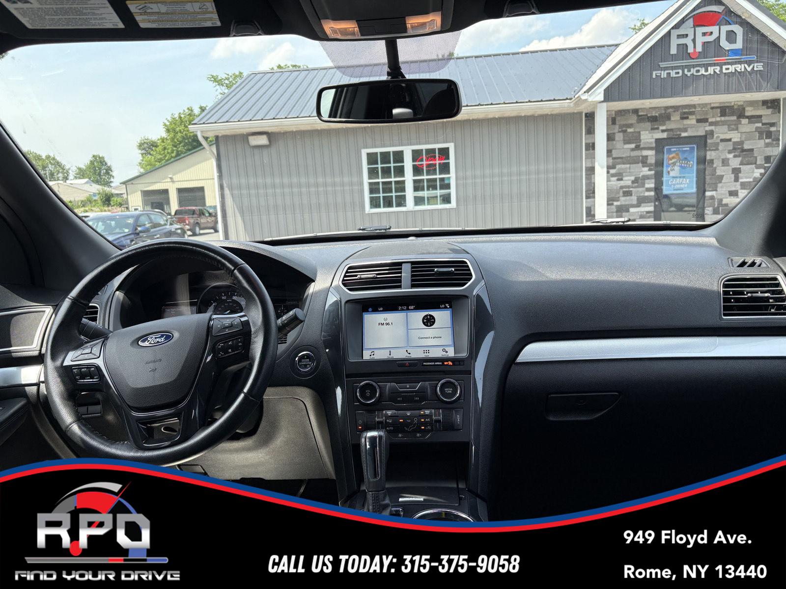 Vehicle image 14 of 21