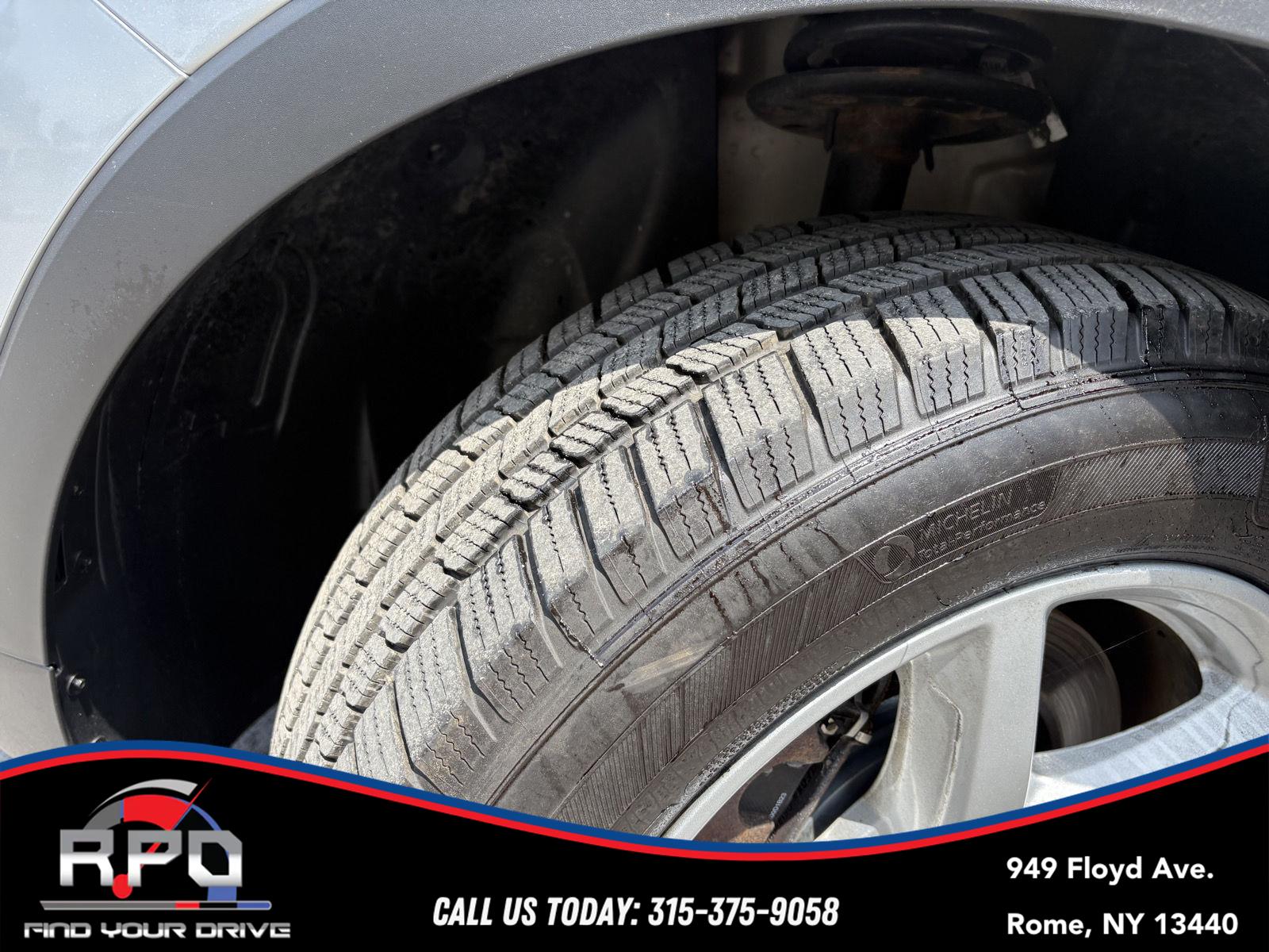 Vehicle image 11 of 21