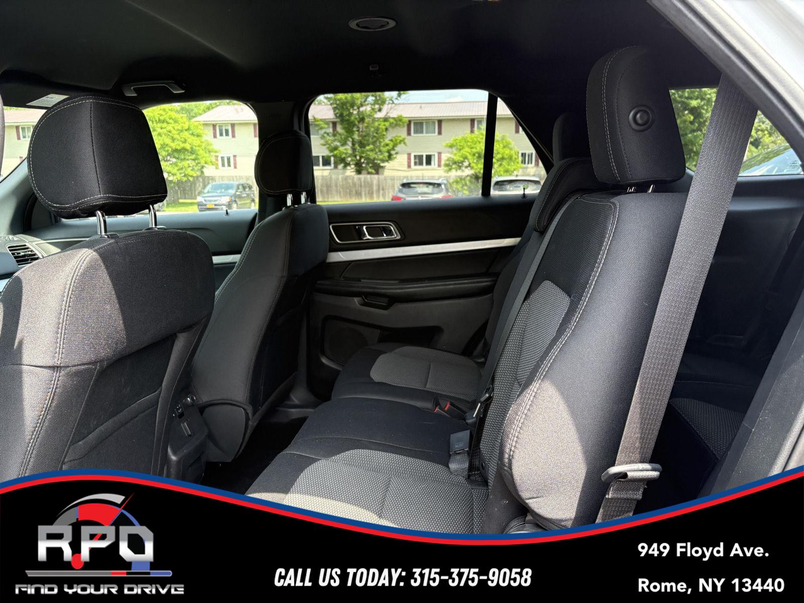 Vehicle image 19 of 21