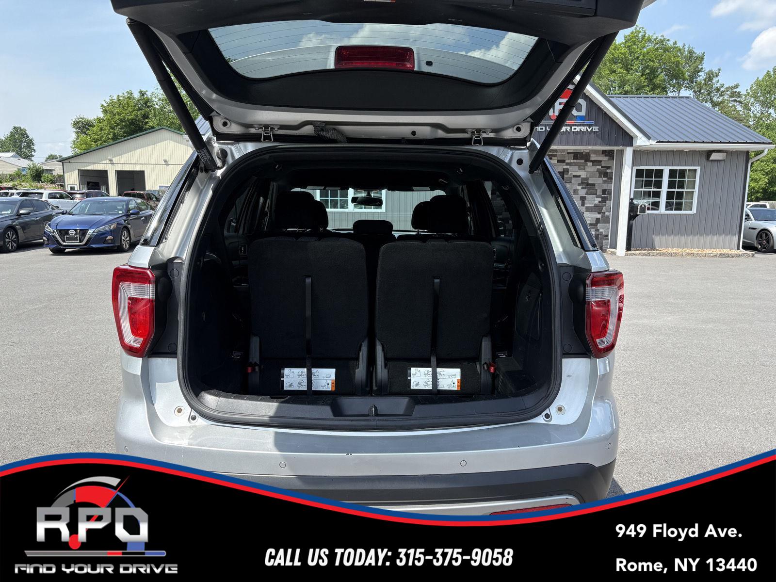 Vehicle image 18 of 21