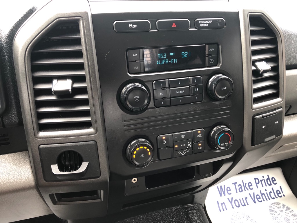 Vehicle image 23 of 35