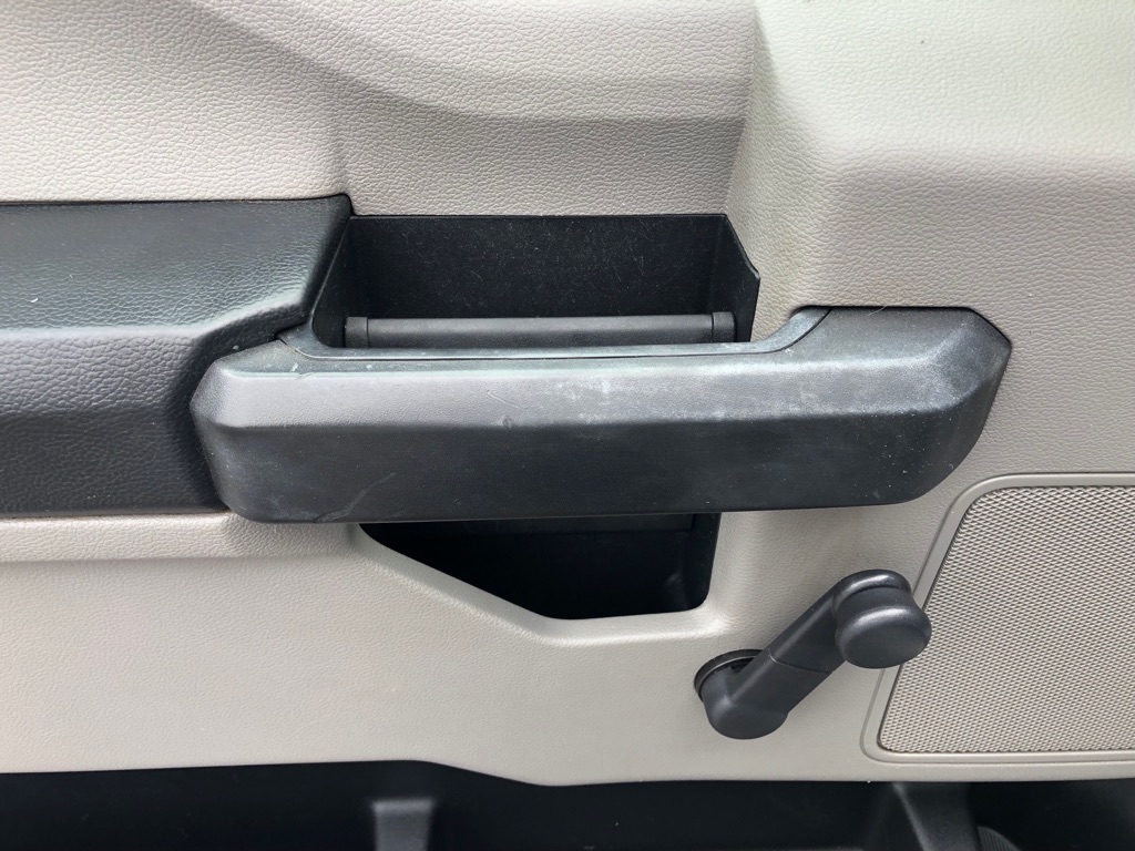 Vehicle image 25 of 35