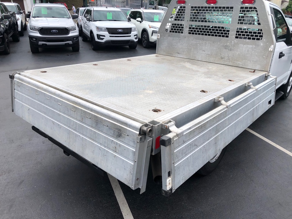 Vehicle image 17 of 35