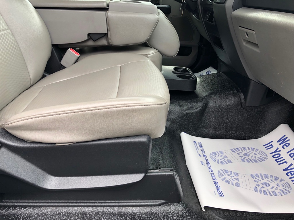 Vehicle image 19 of 35
