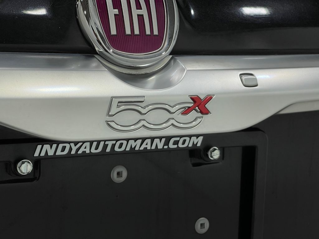 Vehicle image 33 of 34