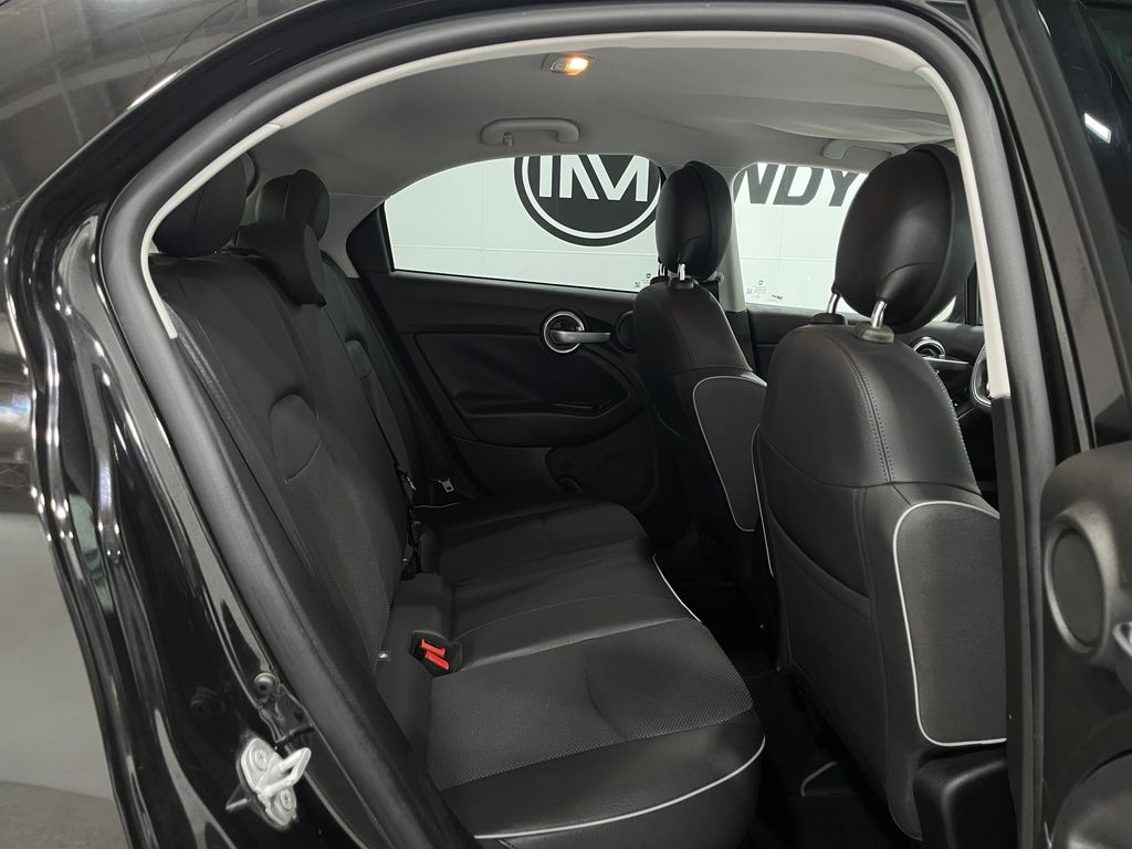 Vehicle image 14 of 34