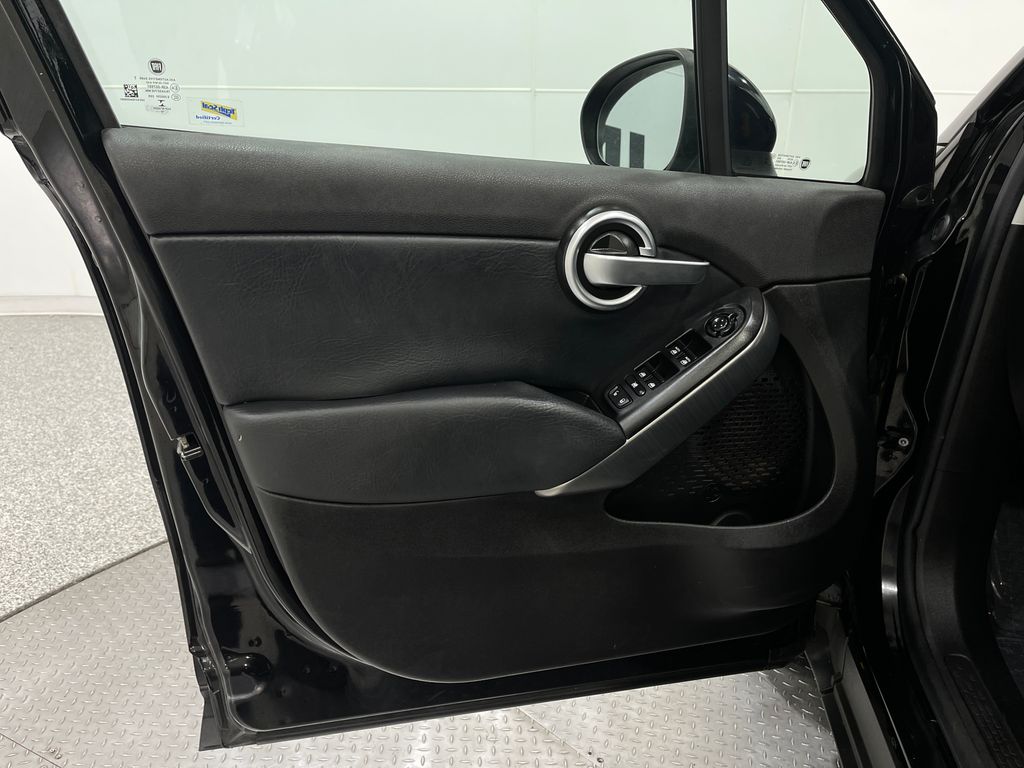 Vehicle image 24 of 34