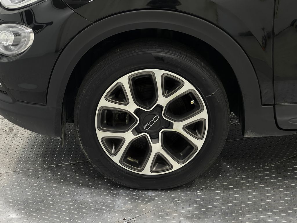 Vehicle image 11 of 34