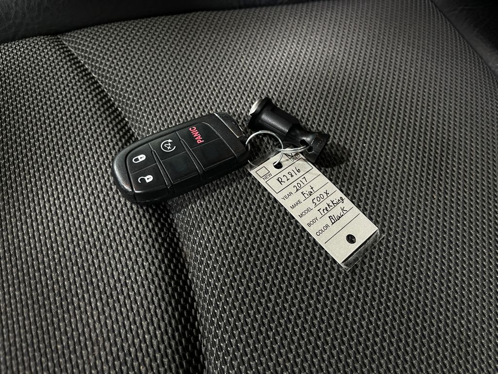 Vehicle image 26 of 34