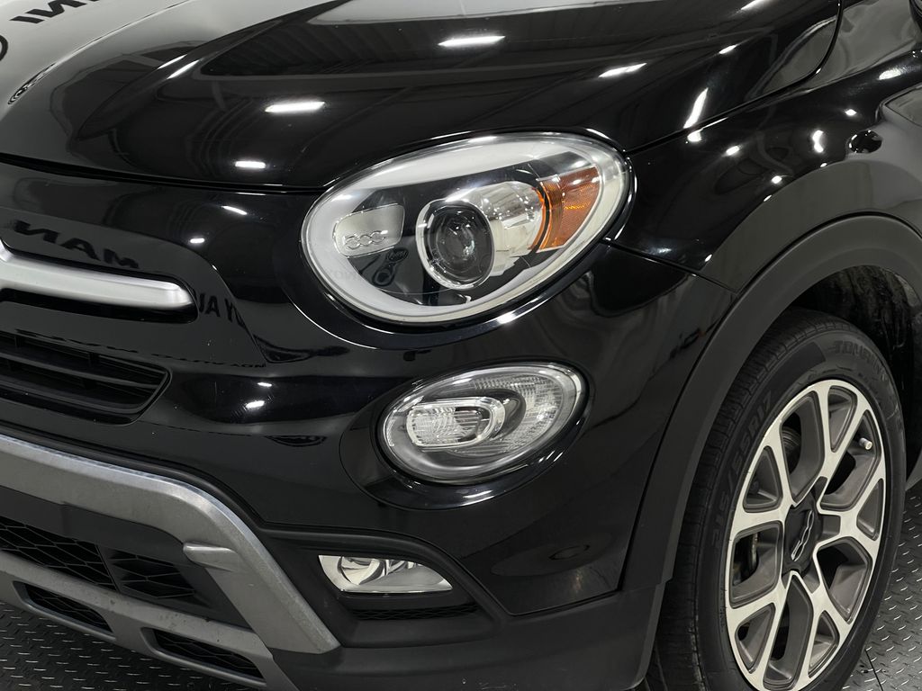 Vehicle image 25 of 34