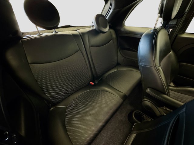 Vehicle image 15 of 18