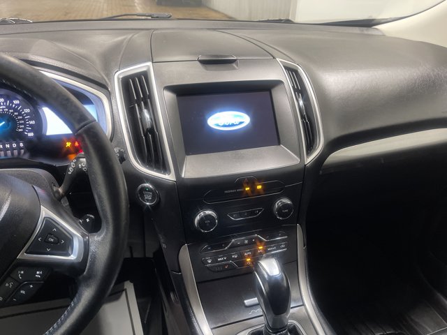 Vehicle image 31 of 33
