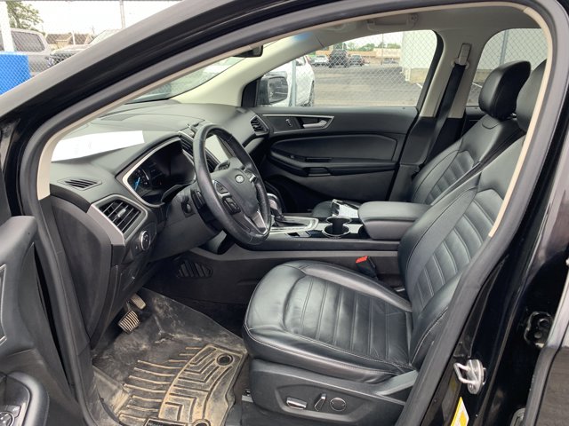 Vehicle image 11 of 33