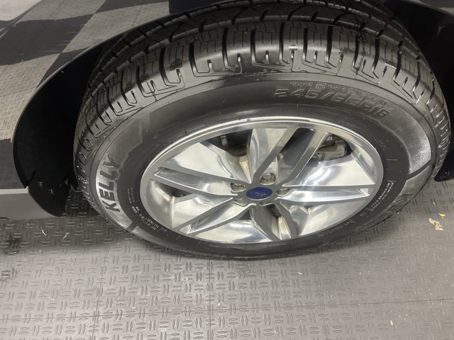 Vehicle image 29 of 33