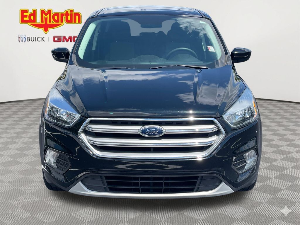2017 Ford Escape SE Image 3 of 34