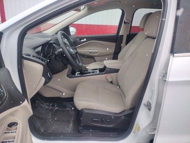 Vehicle image 10 of 41