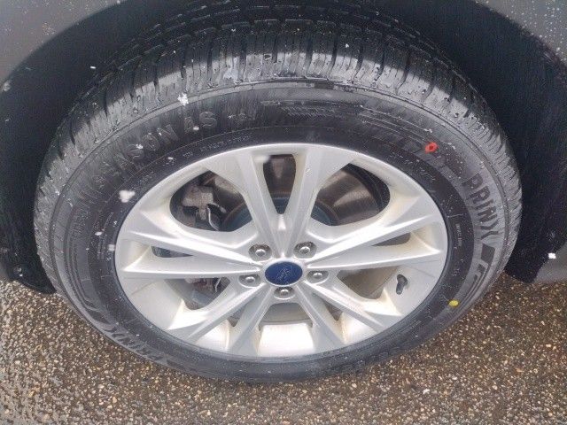 Vehicle image 27 of 41