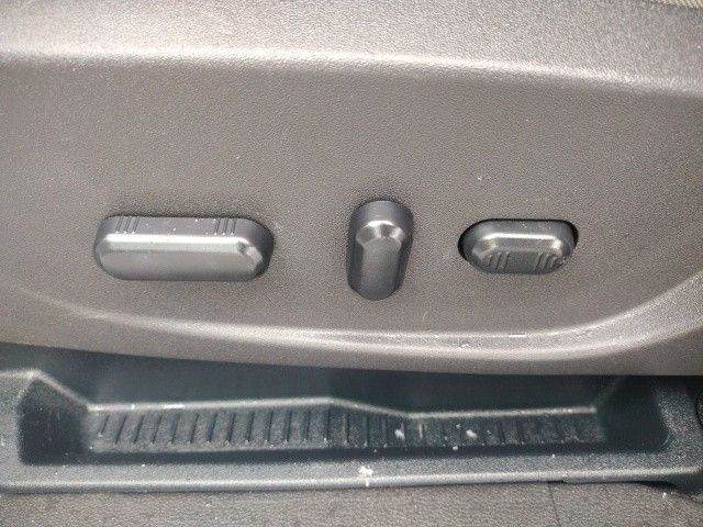 Vehicle image 31 of 41