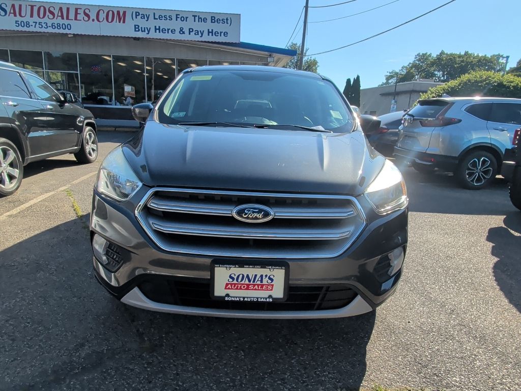 2017 Ford Escape SE Image 2 of 20