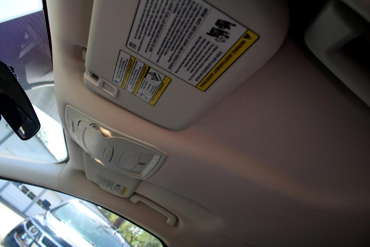 Vehicle image 20 of 31