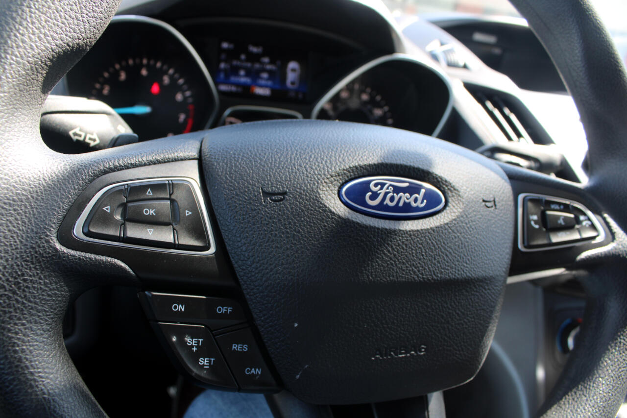 Vehicle image 26 of 31