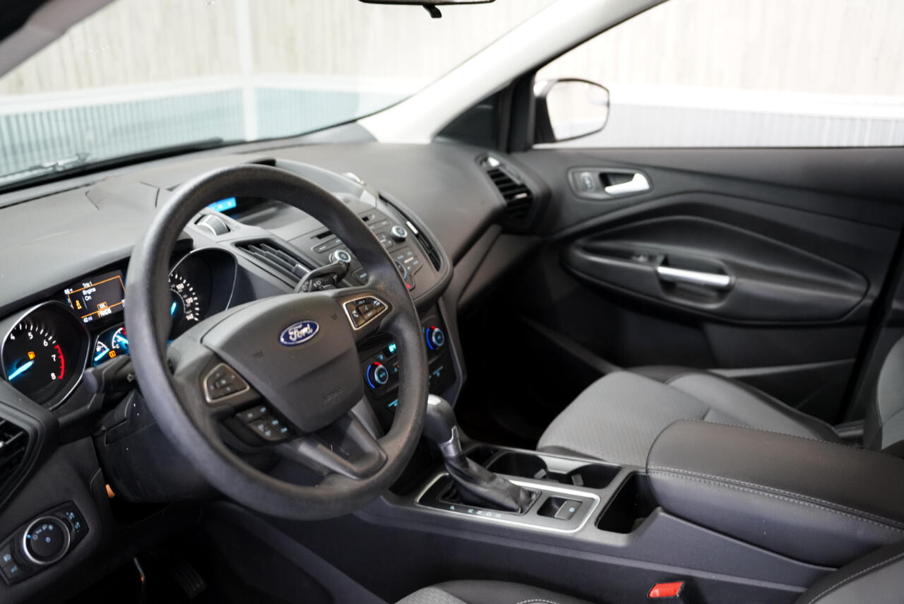 Vehicle image 13 of 40