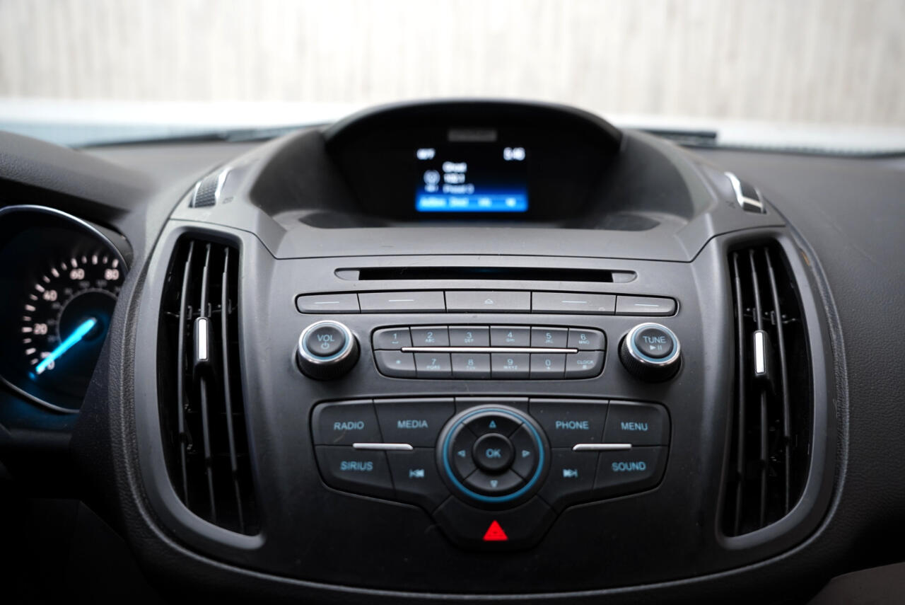 Vehicle image 22 of 40