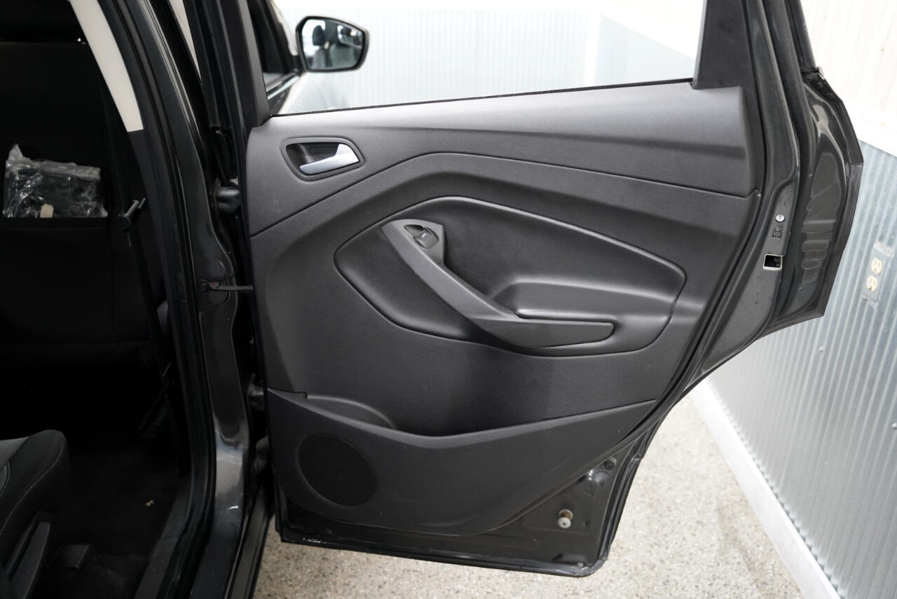Vehicle image 33 of 40