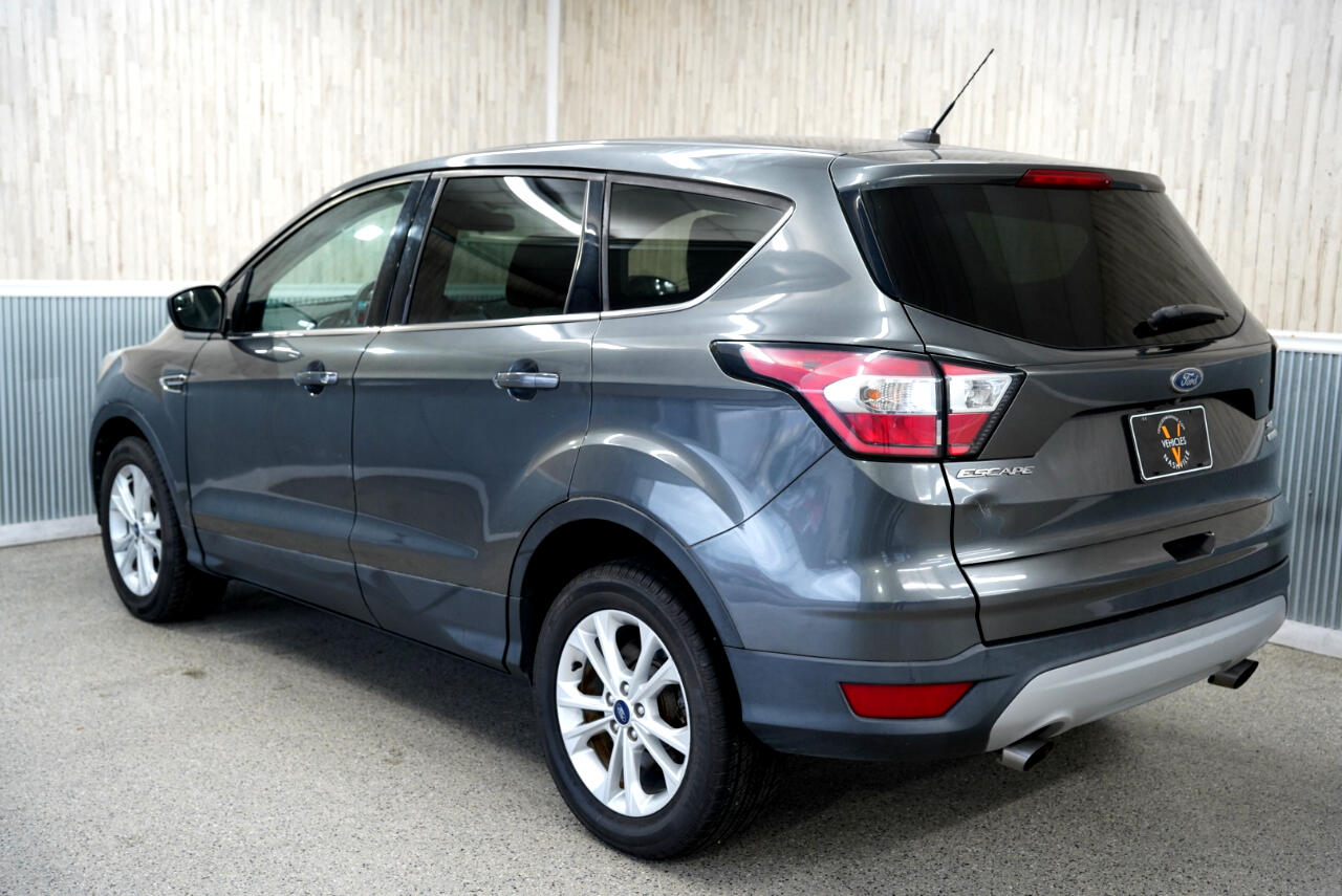 Vehicle image 8 of 40