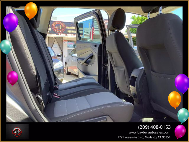 Vehicle image 32 of 49